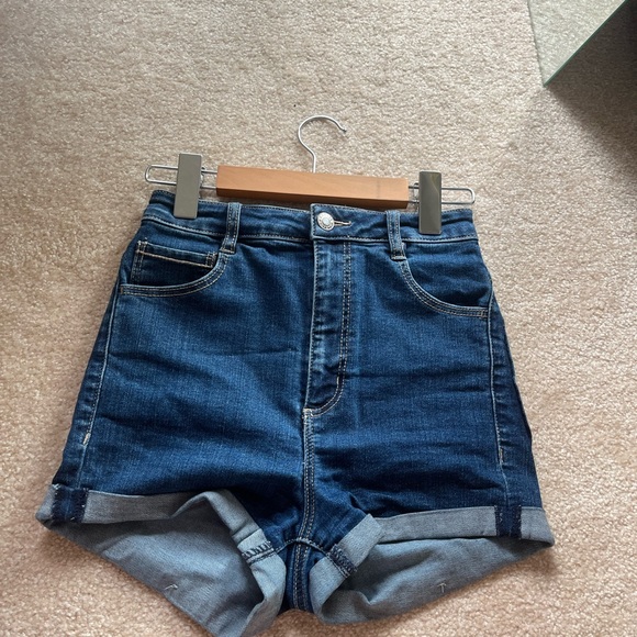 Extreme high rise denim shorts: - Picture 5 of 7